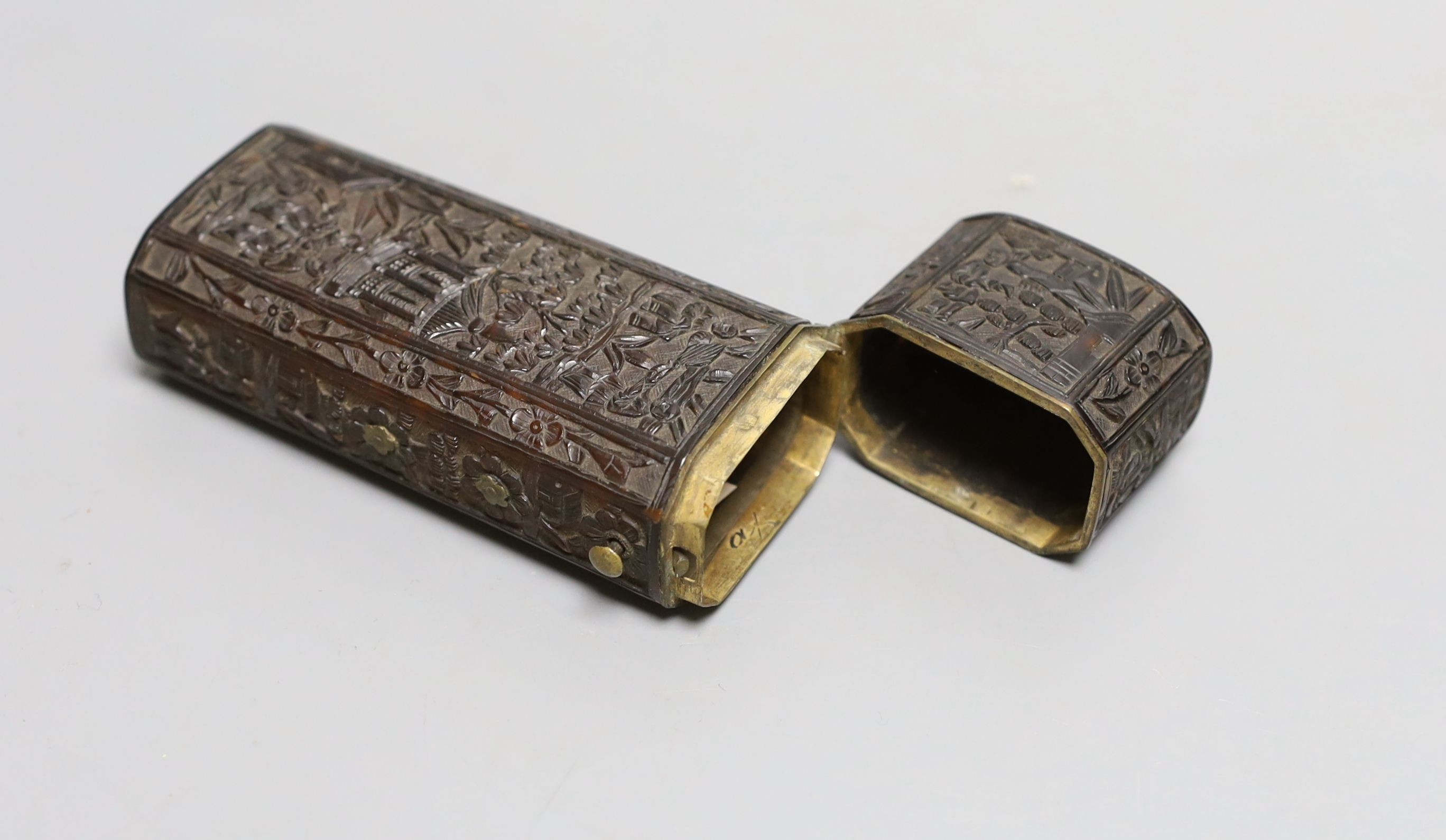 A 19th century Chinese export tortoiseshell etui case, no contents, 13cms long.